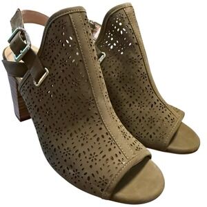 Antonio Melani NEW Laycee Heels 9M Olive Green Leather Cutout Block Sandals Boho